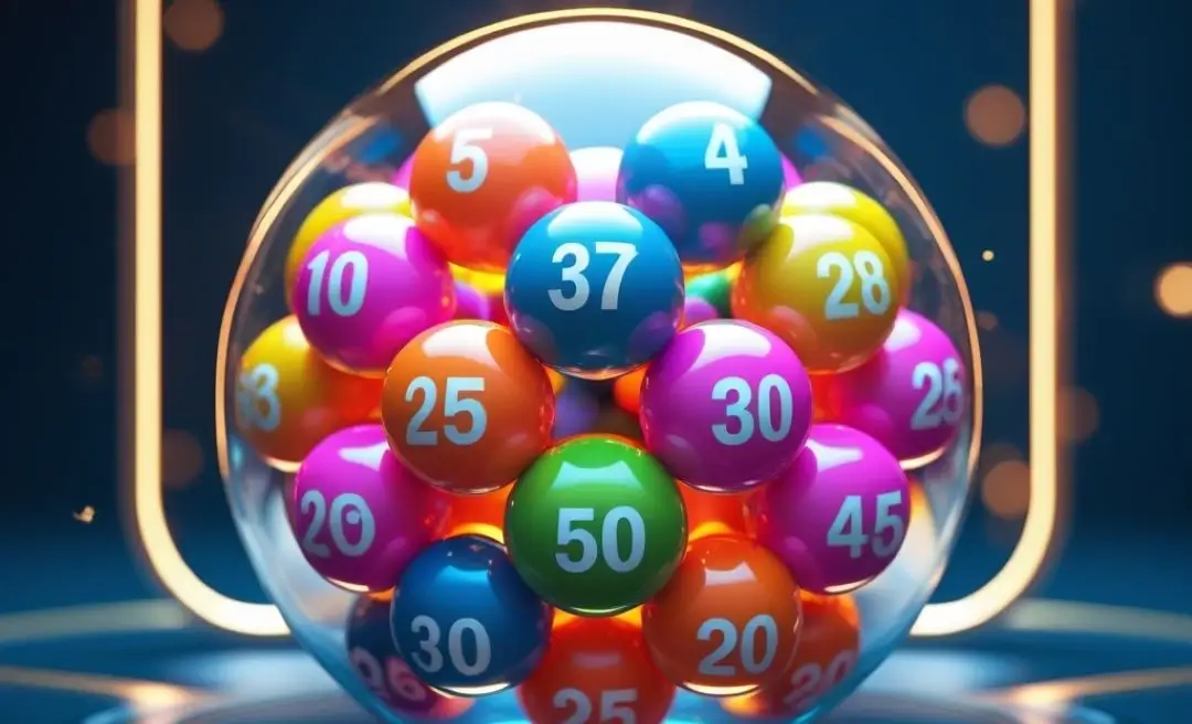 Várias bolas de bingo coloridas dentro de uma esfera de vidro transparente, com reflexos e luzes desfocadas ao fundo.